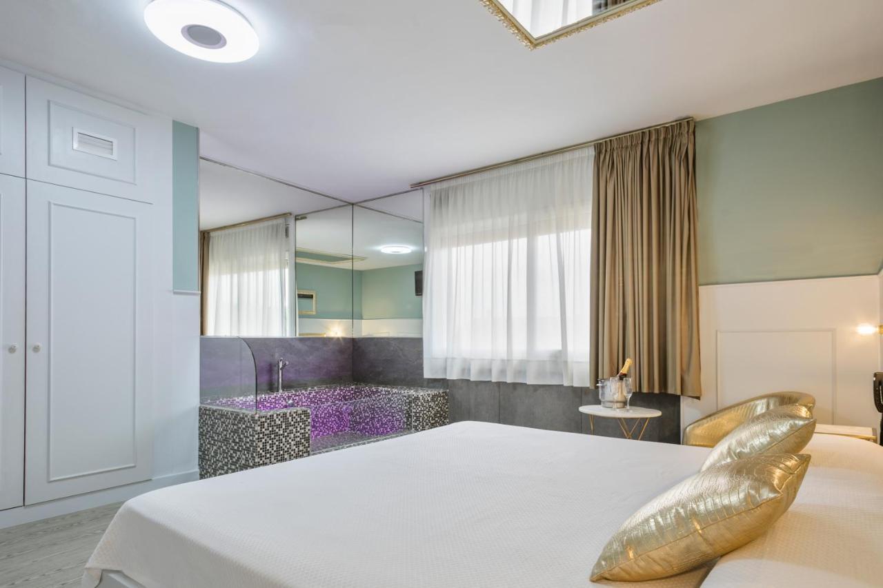 Hotel H กราโนแยร์ส ภายนอก รูปภาพ