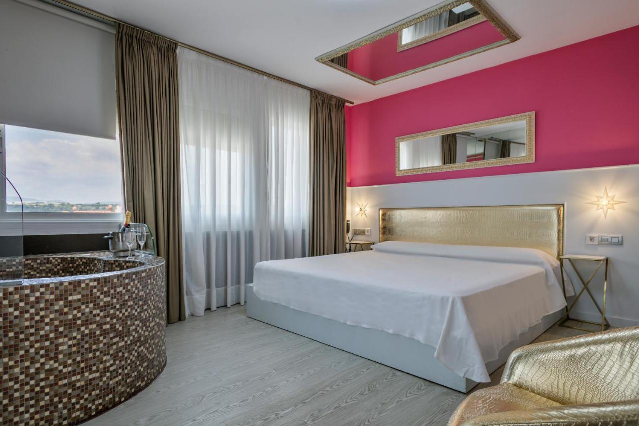 Hotel H กราโนแยร์ส ภายนอก รูปภาพ
