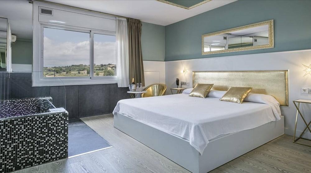 Hotel H กราโนแยร์ส ภายนอก รูปภาพ